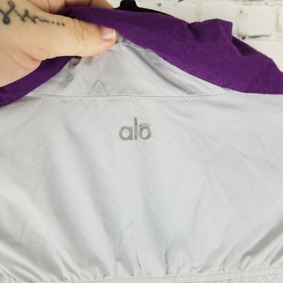 ALO YOGA | CoolFit lined zip windbreaker jacket - Picture 6 of 12